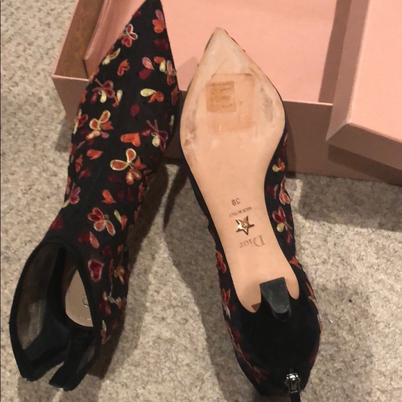 New Christian Dior floral needlepoint booties - Picture 5 of 6